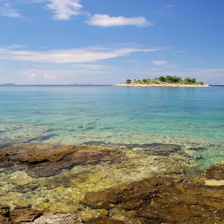 Apartment In With Sea View, Balcony, Air Conditioning, Wifi *