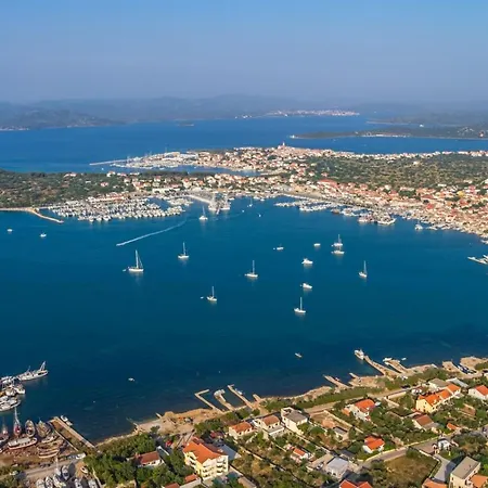 In With Sea View, Balcony, Air Conditioning, Wifi Apartment Tisno