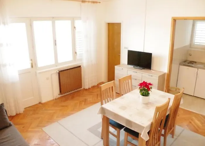 In With Sea View, Balcony, Air Conditioning, Wifi * Tisno